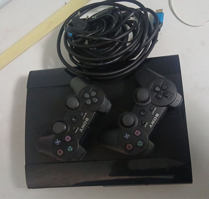playstation 3 Super slim. 2 ta joystick uyinlari bilan. KOREA region