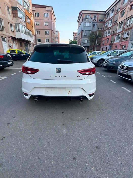SEAT Leon 2015 — imagine 2