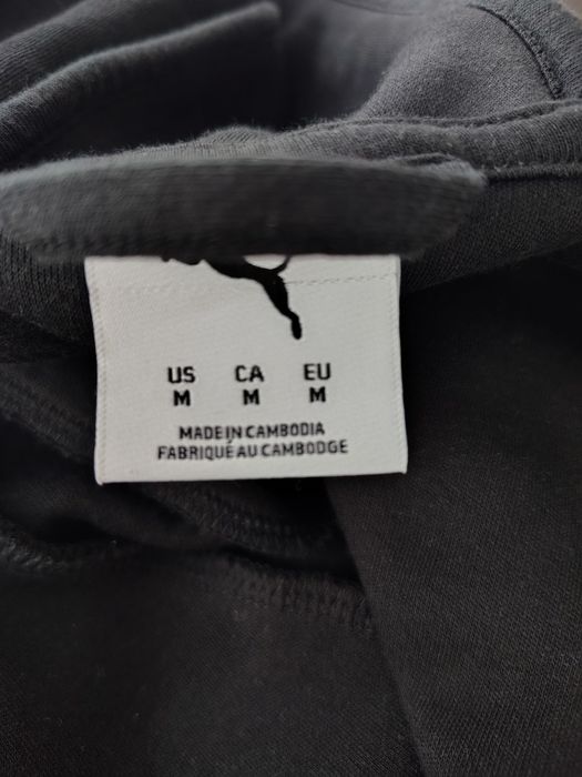 Анцунг PUMA запазен и много удобен,размер М.