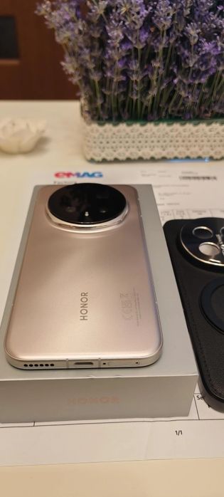 Vând honor magic 8 pro cu garanție 2 ani plus asigurare