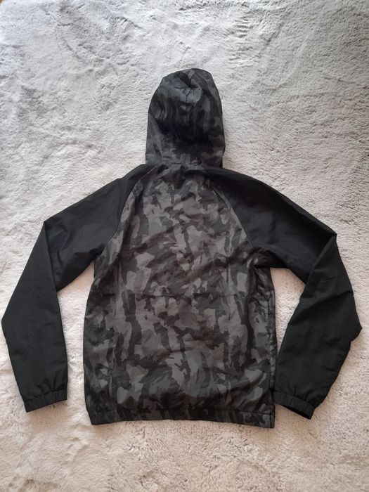 Ellesse мъжко яке S размер.