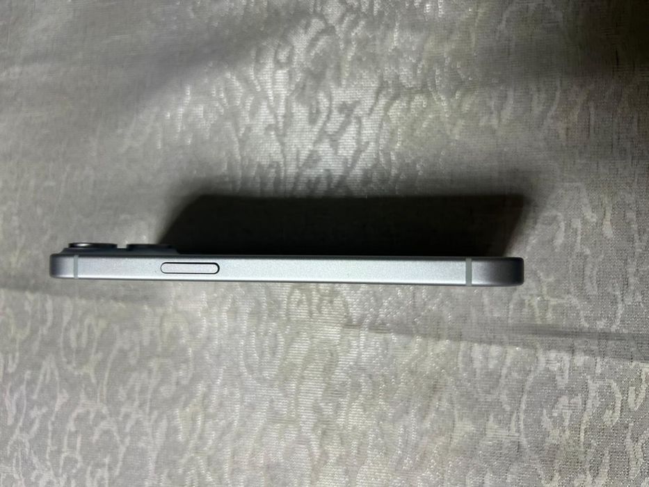 iPhone 15, 256 ГБ