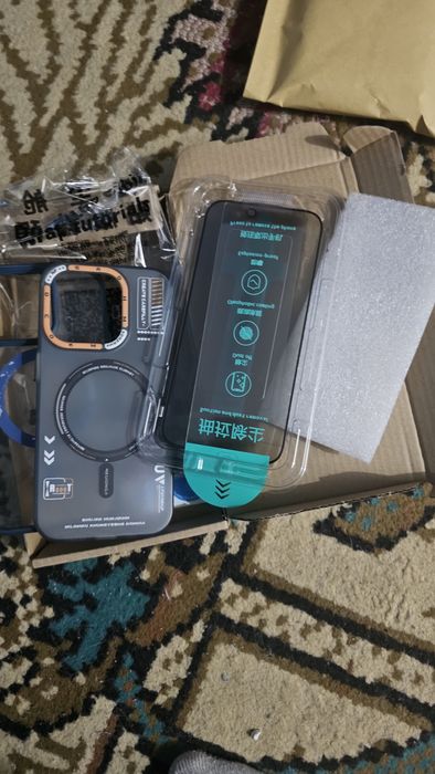 Protector de ecran privacy pentru iPhone 15 Pro și husă de protecție