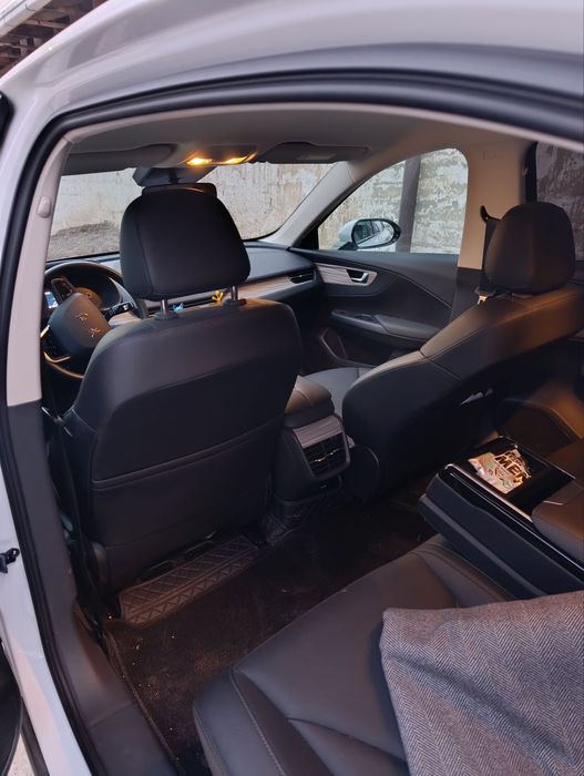 Hongqi EQM5-450км срочно.