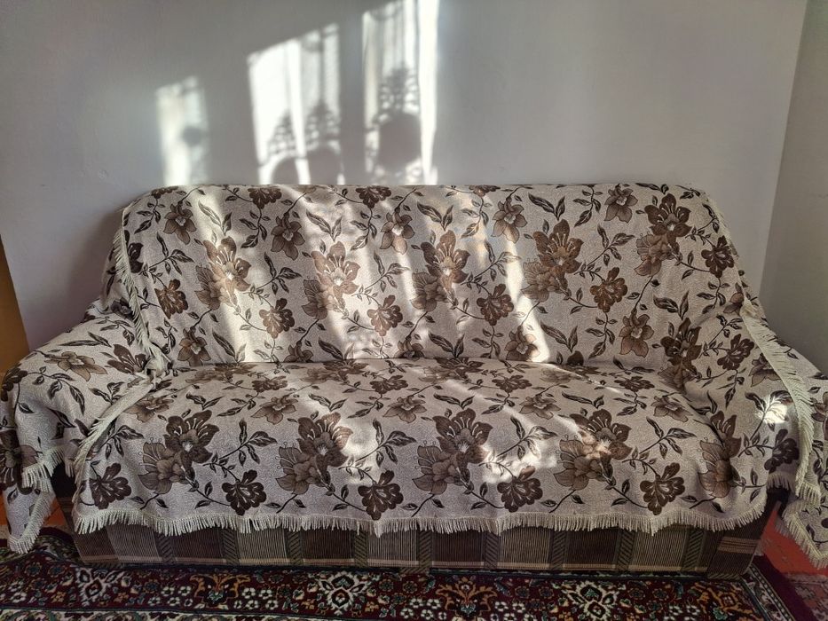 Продам диван с креслами