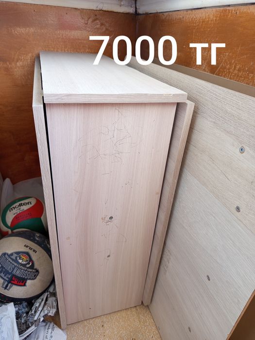 Продаются столы 2 штук