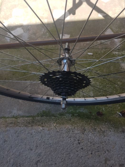 Roata de bicicletă pe 28  janta dubla din aluminiu  în  stare bună