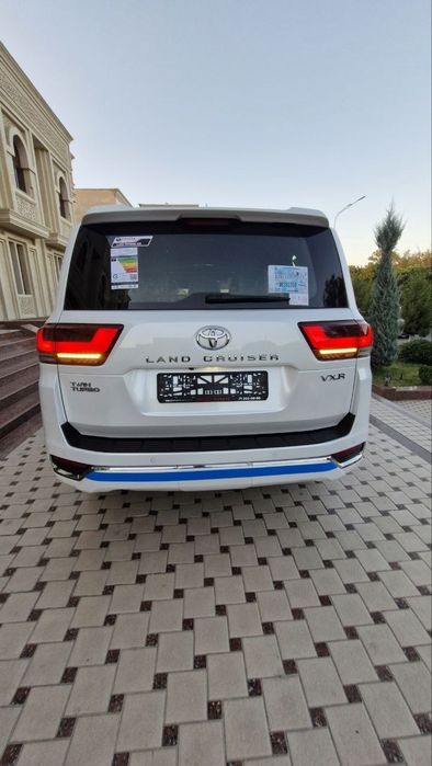 Toyota Land Cruser 300 XVGR Японка 2022йил 3.5турбина матор фулпазится