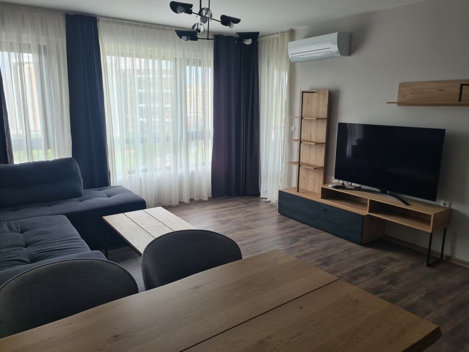 Дава се под наем Тристаен апартамент в Пловдив, Младежки Хълм - 105 кв.м за 612 € - Снимка #1