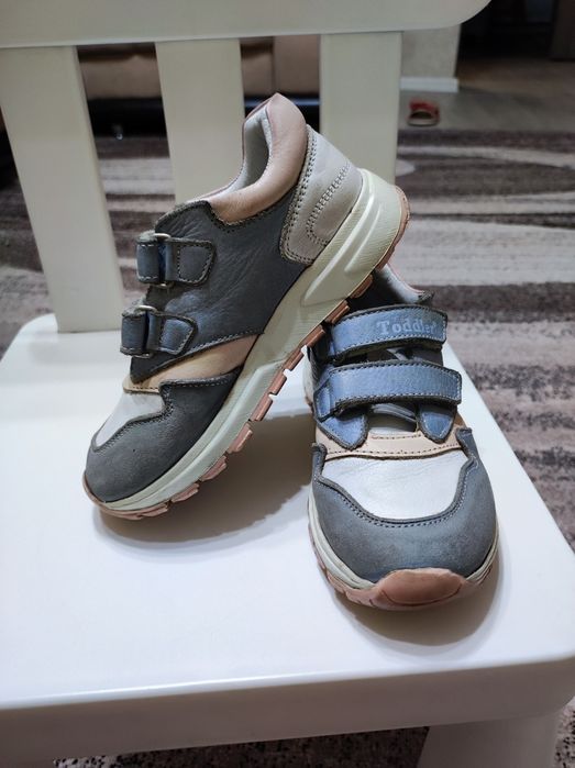 Продаю кроссовки 28 размер