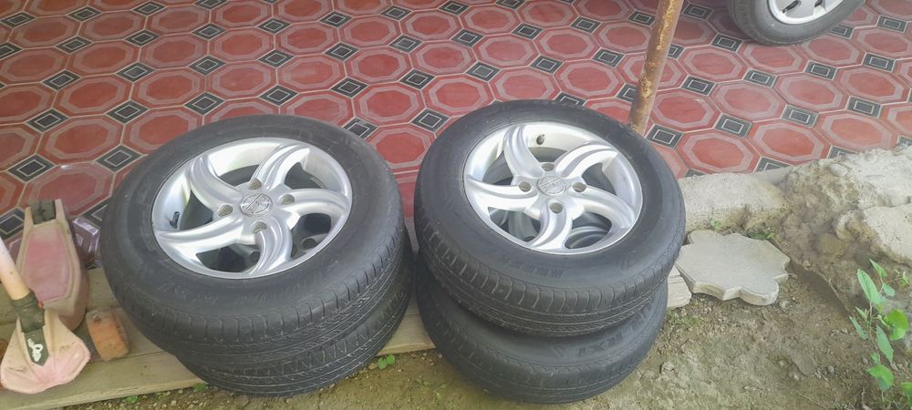 Балкон сотилади 13 замена Бор