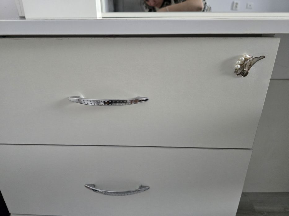 Masa  Make-up Profesională LED+Scaun 1850lei ușor negociabil