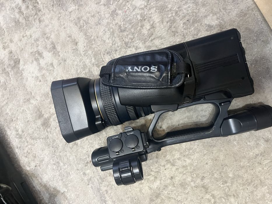 Camera Sony AX 2000