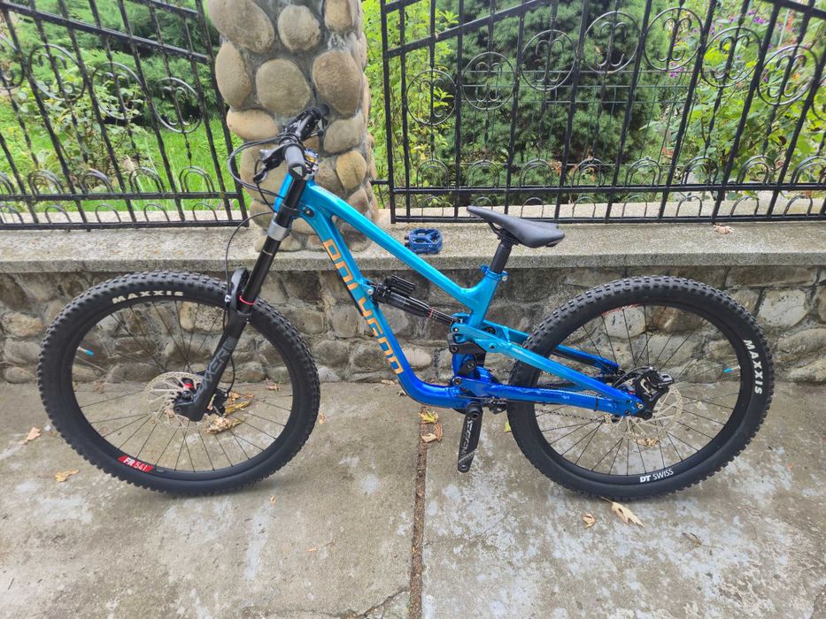 Polygon Collosus DH9 2026 S size
