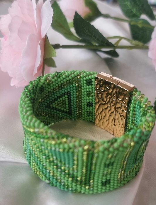 гривна с мъниста