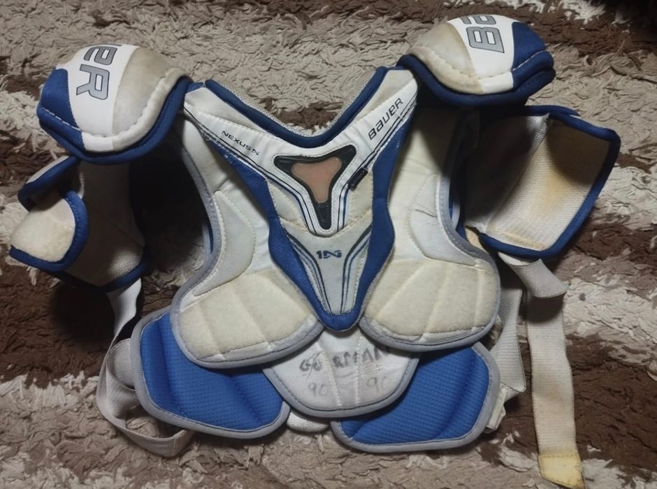 Хоккейная форма продам