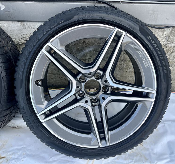 Джанти оригинални AMG с гуми за Мерцедес W257 - 245/40/R19