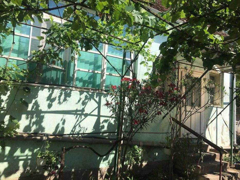 Vand casa cu anexe, curte si gradina (suprafata totala 3444 mp) in Căstău