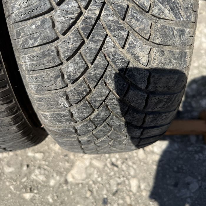 2 броя зимни гуми Bridgestone 205/55 R16 Dot 3919 ном 728
