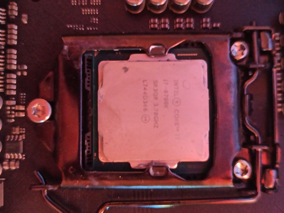 Продам материнскую плату Asus ROG maximus X code