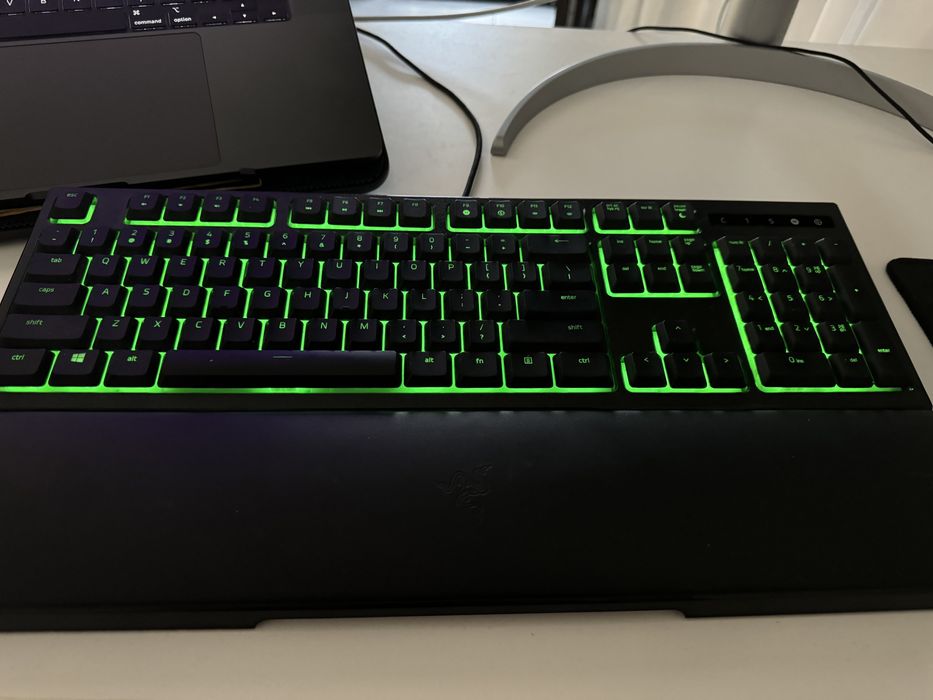 Mouse gaming/tastatura gaiming Razer si casti gamin Asus