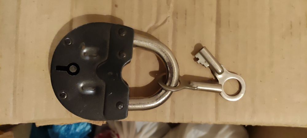 Замок подвесной новый