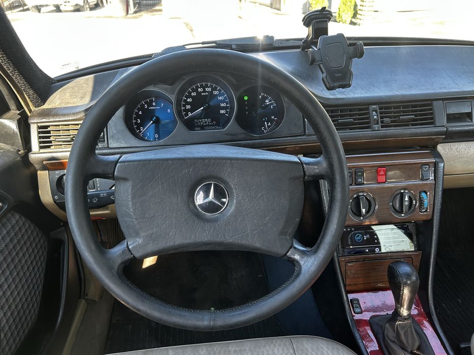 В продаже Мерседес W124