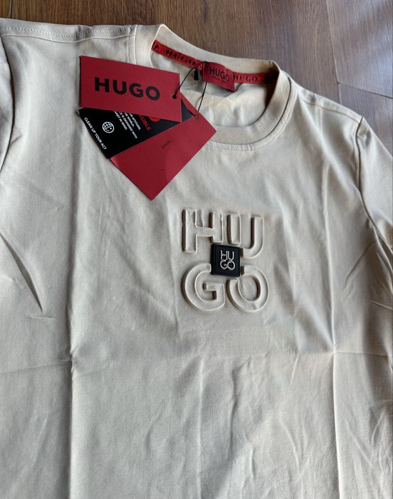 Мъжка,памучна тениска Hugo BOSS в бежево с изпъкнало,метално лого