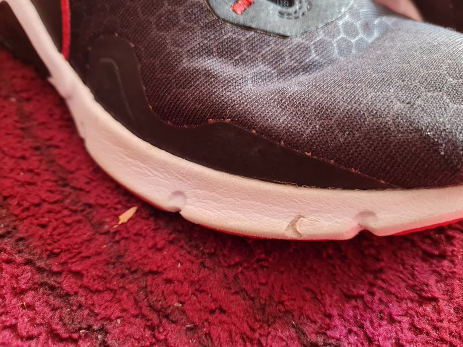 Adidasi nike alergat