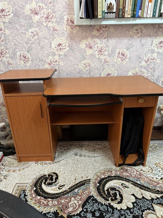 Kompyuterni stol stuli komplekt zor xolati qirilgan chizilgan joyi yo