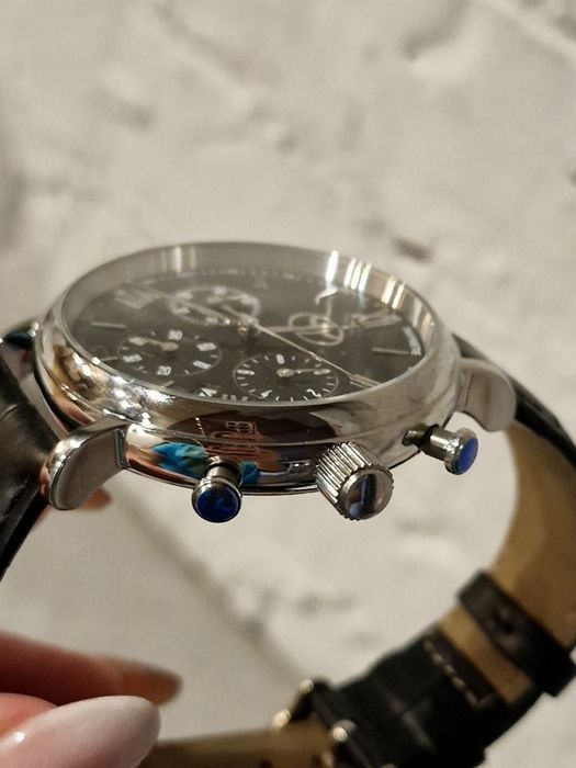 Продам часы TOYOTA оригинальные