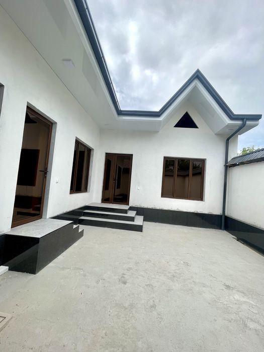 Yengi qurilgan xovli sotiladi.Evro remont.To’labek maxalasida.4ta xona