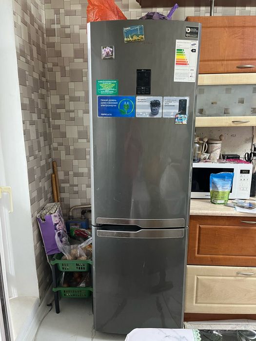 Продам холодильник