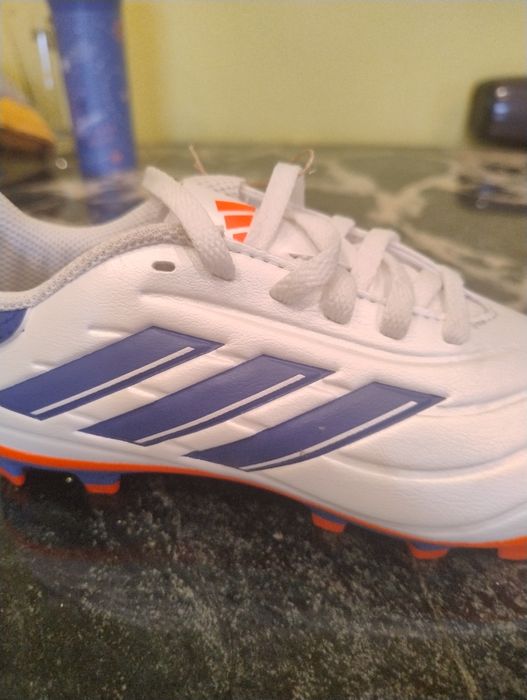 Vând ghete de fotbal adidas copa