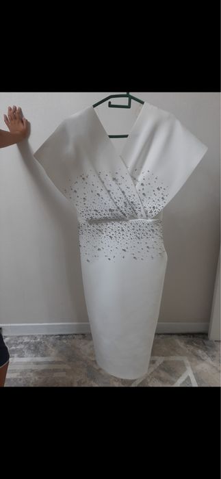 Платье с камушками