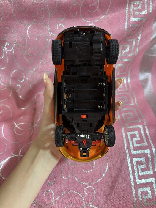 продам игрушку машинку для детей