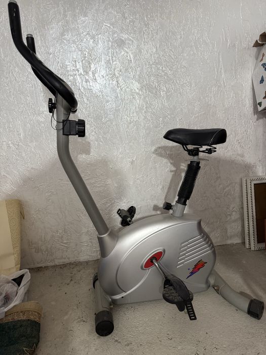 Тренажерный велосипед