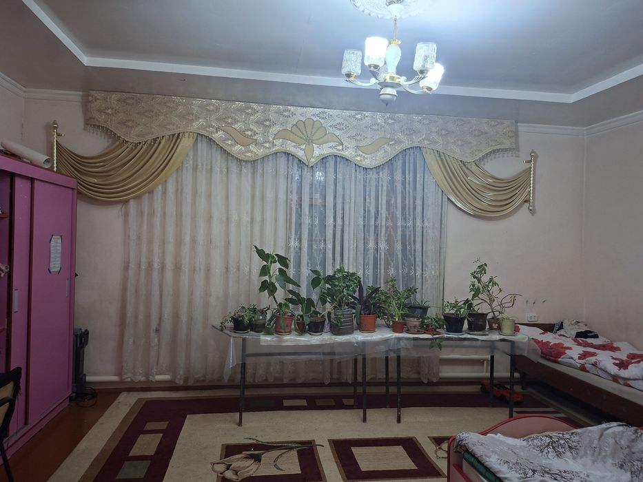 Срочна. Ховлили уй сотилади 6 сотик 7 хона