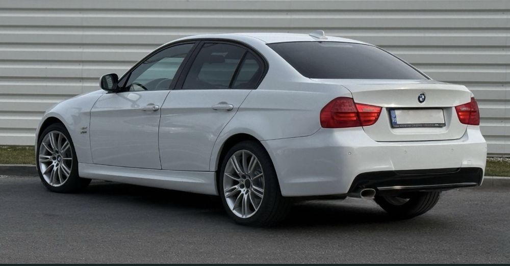 BMW 3 Series 2011 — imagine 11