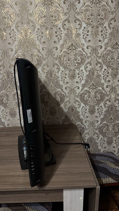 Телевизор LG, диагональ 80 см