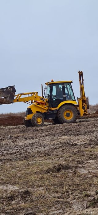 Închiriez buldoexcavator
