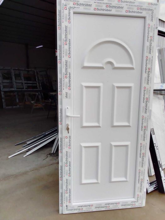 ВХОДНА бяла пвц врата   90/200см