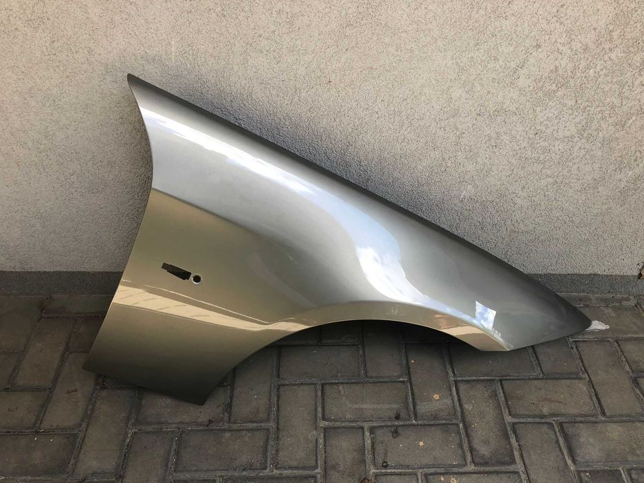 Aripa Fata Dreapta BMW E90 An 2005-2012 Vopsita Auriu