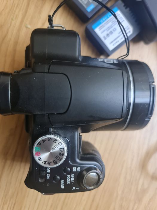 Panasonic Lumix фотоапарат Leica леща + 3 батери + устройство за зареж