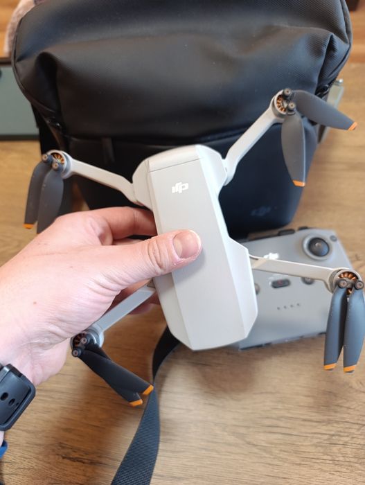 DJI дрон и екшън камера Neo action