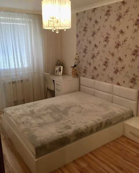 Дава се под наем Тристаен апартамент в София, Хладилника - 84 кв.м за 648.21 € - Снимка #2