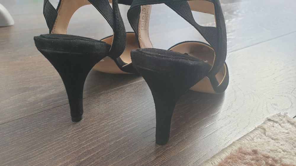 Pantofi Lazzarini cu toc ,noi