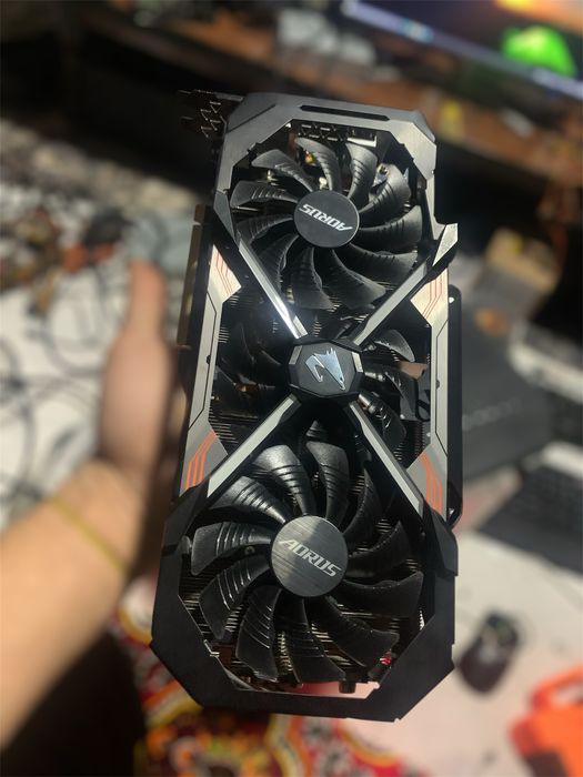 Komplekt 1080ti I5 10400f 16gb 3200