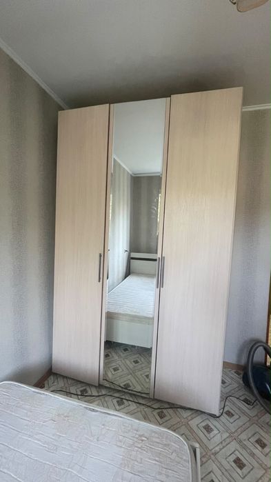 ОТДАМ ДАРОМ Шкаф с зеркалом