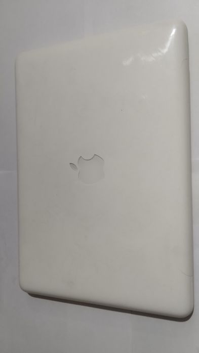 Продам МакБук 2009